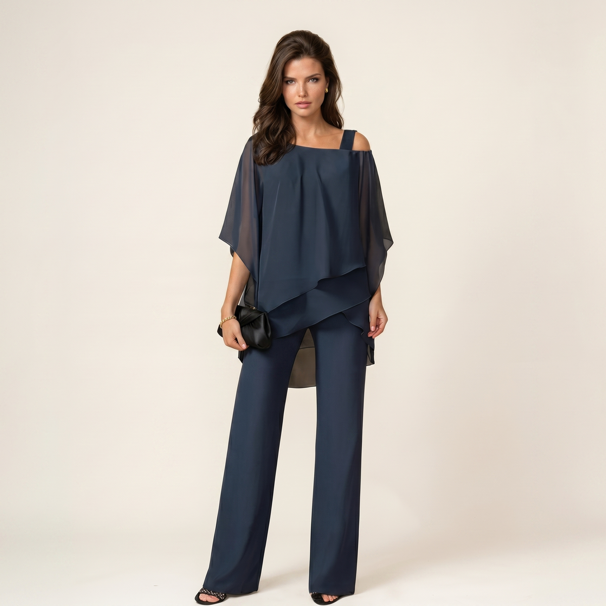 Ensemble fluide respirant bleu marine : top en voile à épaules dénudées et pantalon droit
