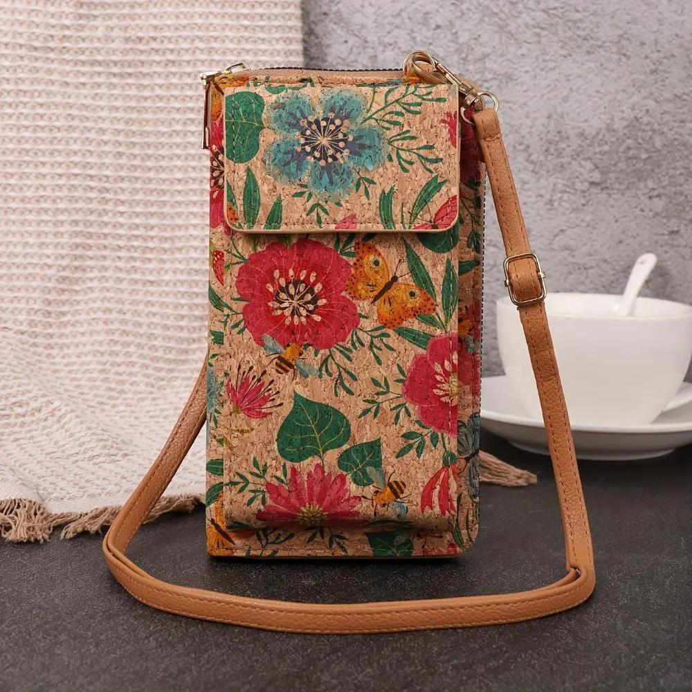 Sac bandoulière bohème rectangulaire beige, fleurs et feuilles vertes, rabat à boucle.
