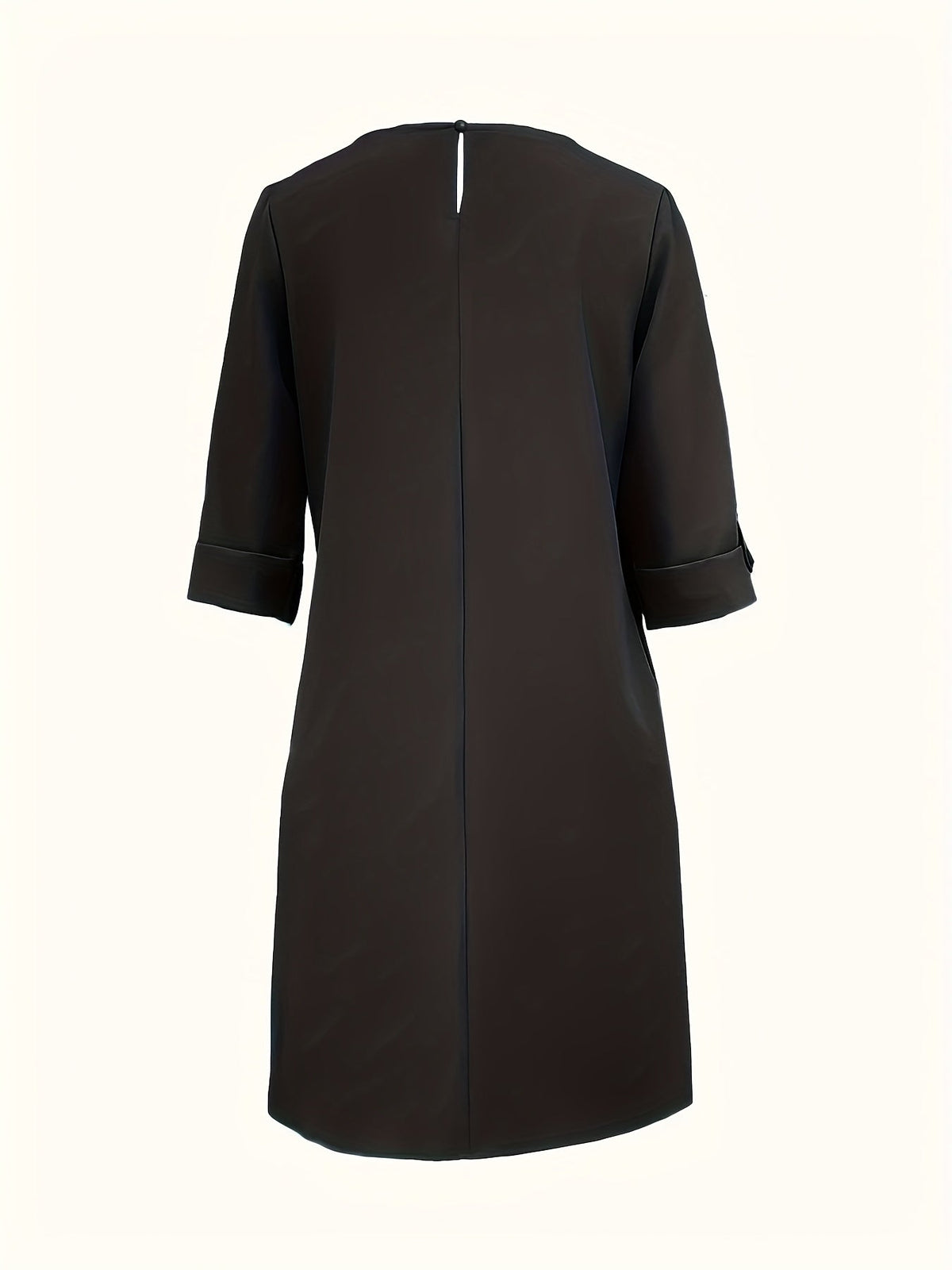Robe noire manches trois-quarts, vue dos avec couture verticale et base droite