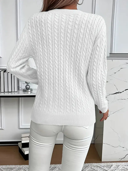 Pull en maille torsadée blanche à col rond et manches longues