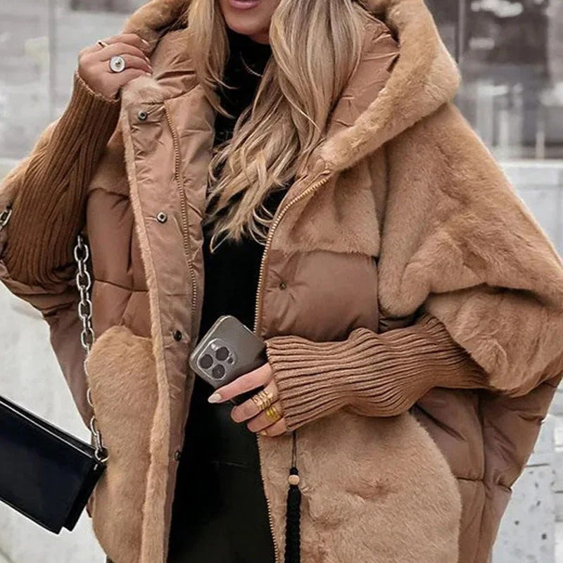 Veste d’hiver matelassée marron à capuche fourrure, manches en tricot côtelé