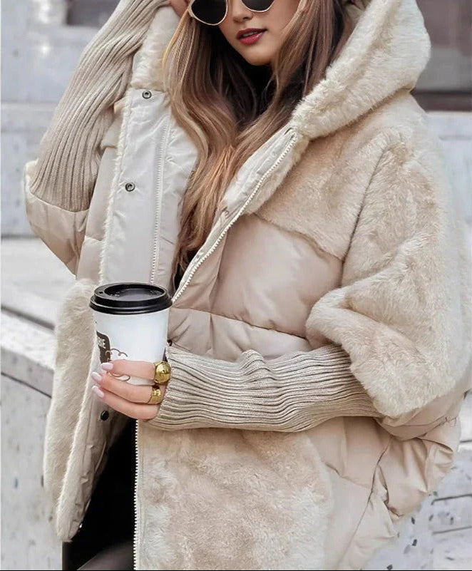 Veste d’hiver beige matelassée à capuche fourrure, fermeture zippée, poignets côtelés