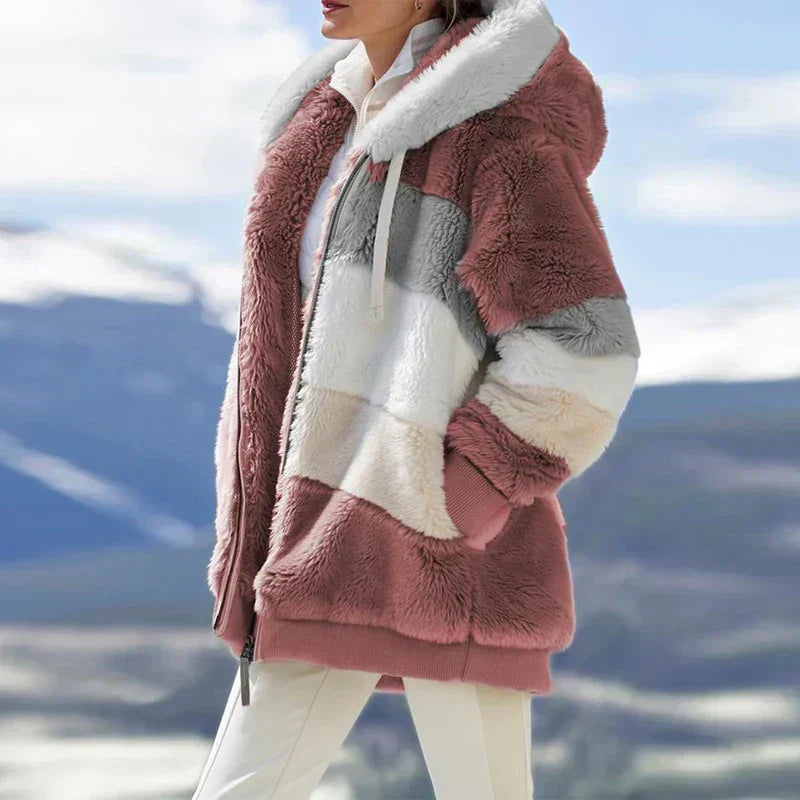 Veste d’hiver à capuche fausse fourrure, blocs rose poudré et blanc, fermeture zip