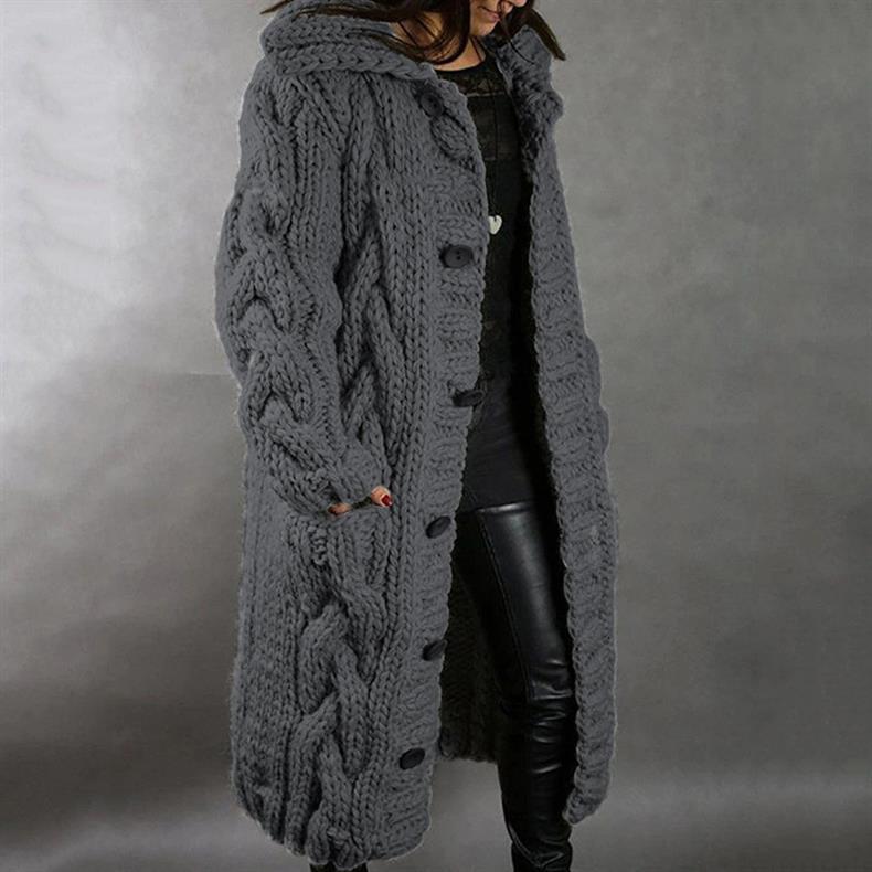Manteau en maille torsadée gris foncé à capuche, boutonnage sur le devant