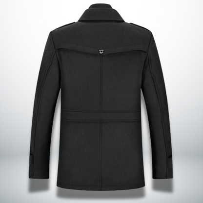 Manteau d’hiver noir à col montant, couture centrale et capuche pliée