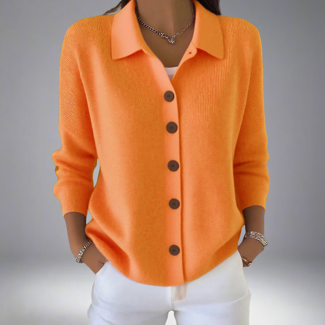 Cardigan en maille orange à boutons, col chemise, manches trois-quarts.