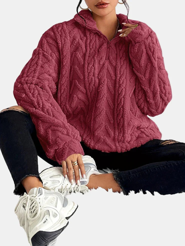 Gilet zippé en maille torsadée rouge bordeaux à col montant et capuche