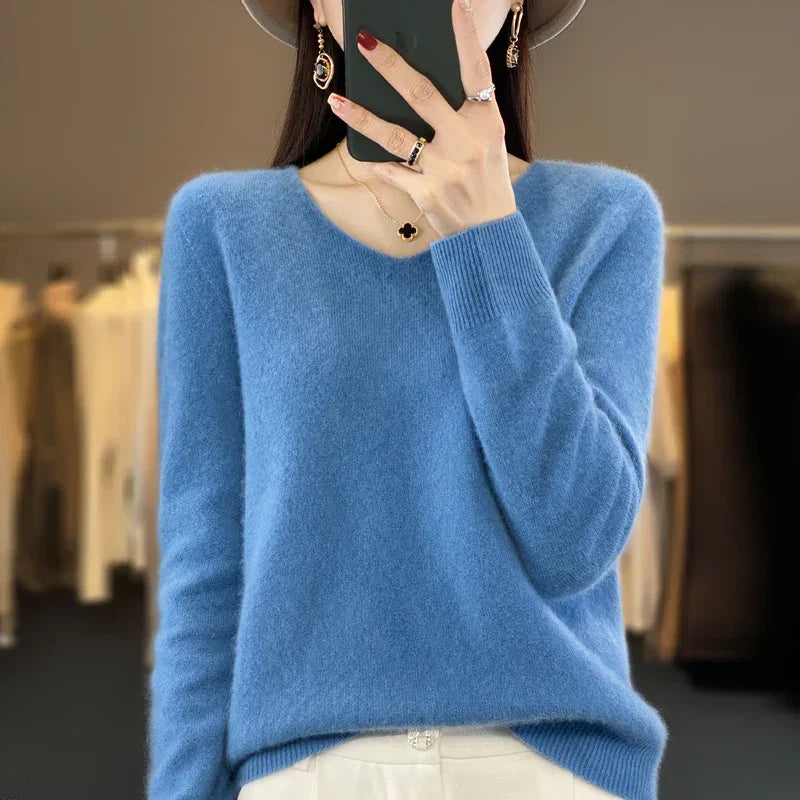Pull en cachemire élégant bleu, encolure ras du cou et manches longues