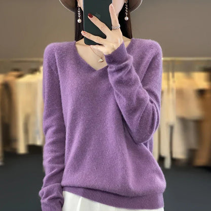 Pull en cachemire Elowen violet, encolure en V avec patte boutonnée, manches longues