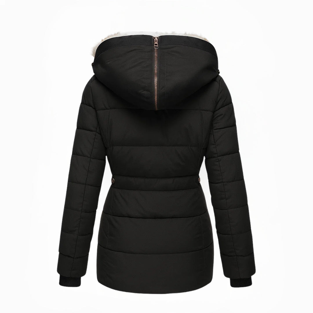 Manteau d’hiver noir à capuche avec fourrure, fermeture zippée centrale et poches latérales