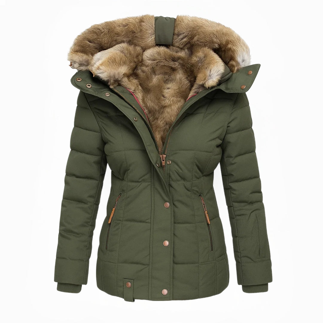 Manteau d’hiver vert à capuche doublée en fausse fourrure beige, fermeture boutonnée et poches