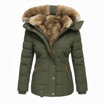 Manteau d’hiver vert à capuche doublée en fausse fourrure beige, fermeture boutonnée et poches