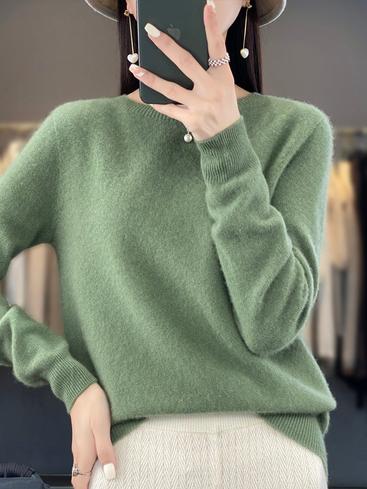 Pull chaud en cachemire vert, col rond, manches longues, maille côtelée.