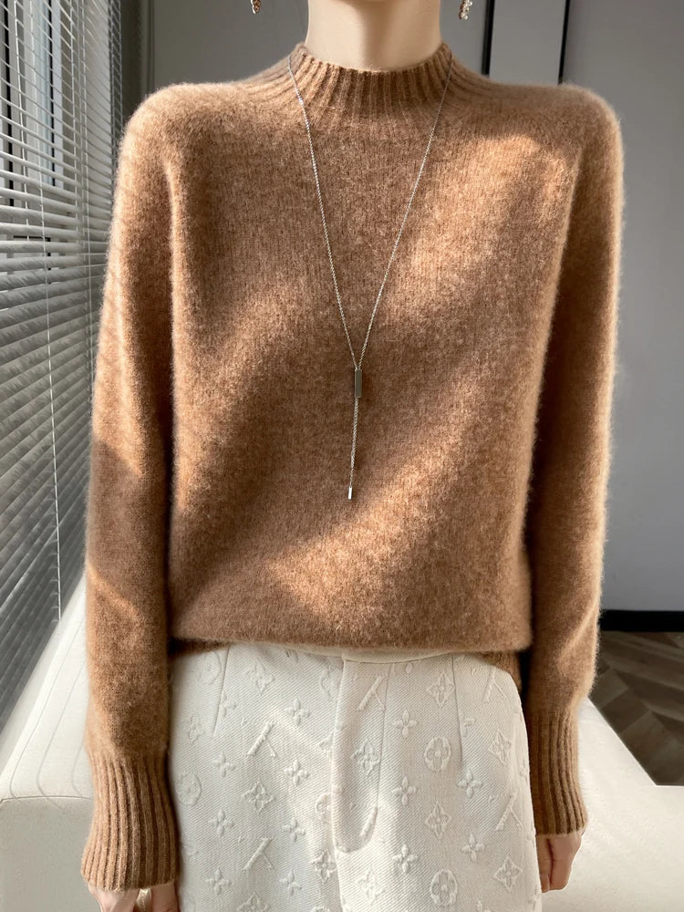 Pull en cachemire beige à col montant côtelé, manches longues