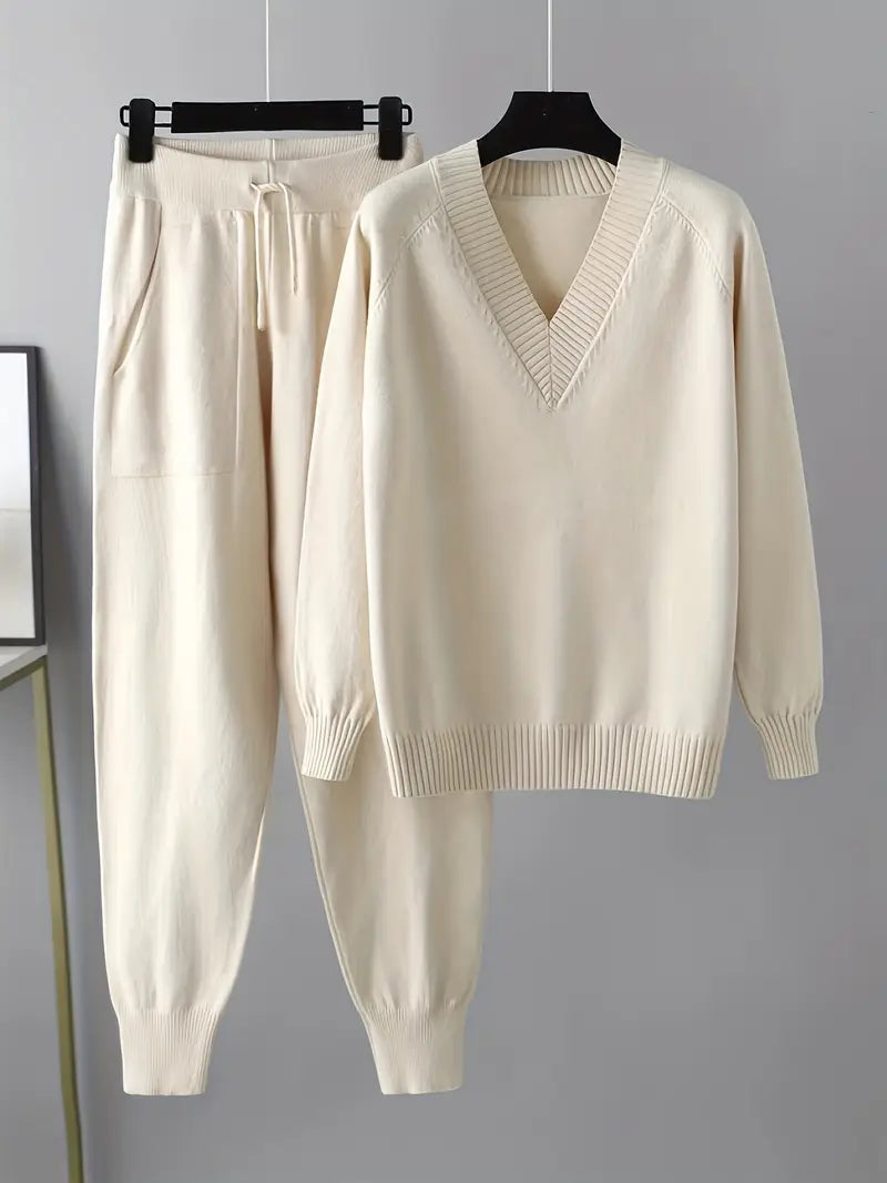 Ensemble beige : pull col V côtelé et pantalon jogging à cordon