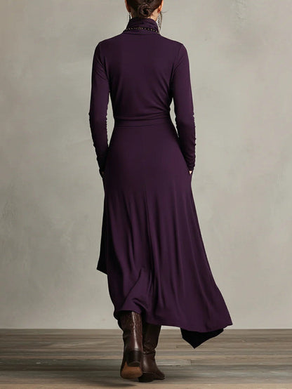 Robe en laine violette vue de dos, col montant, manches longues, tombé fluide