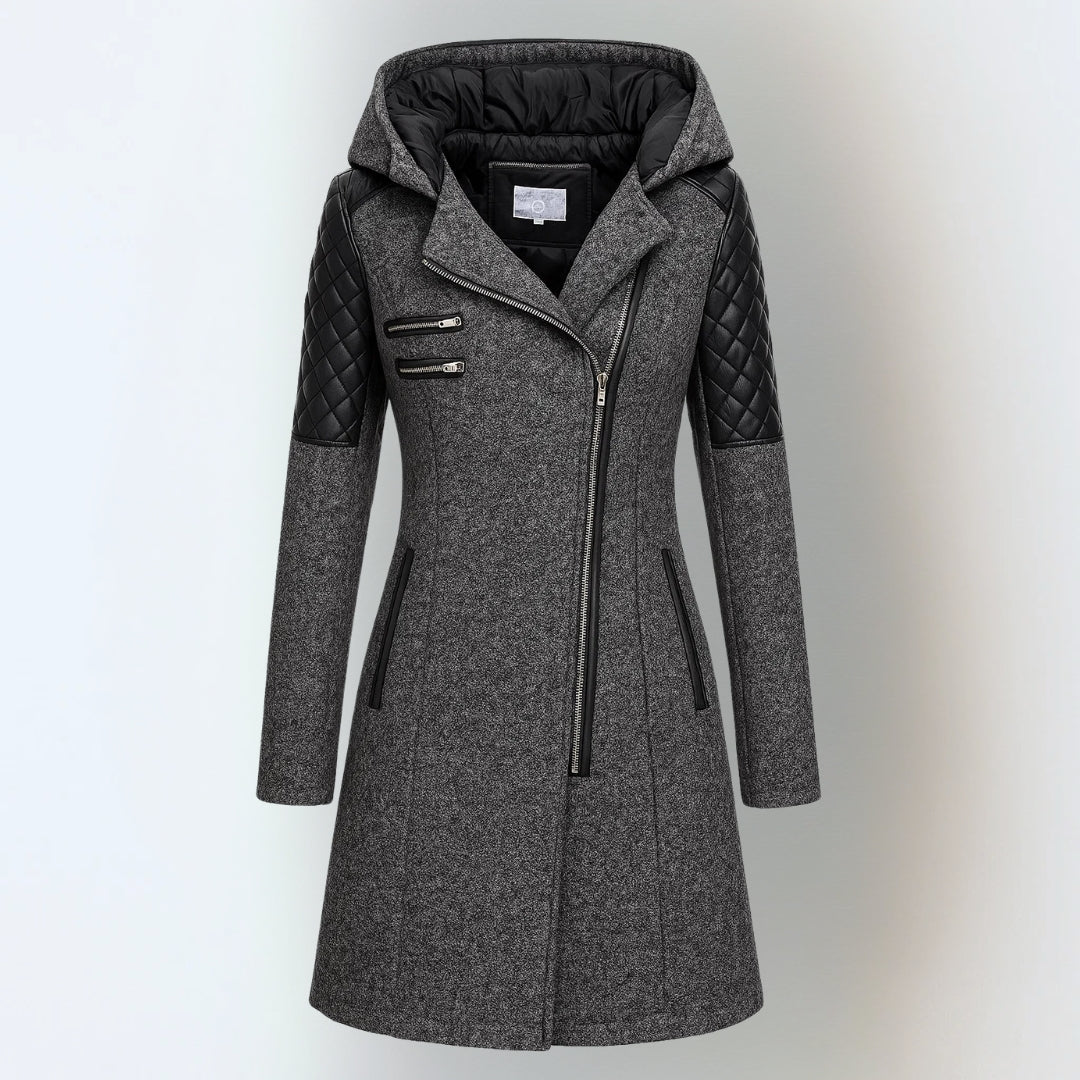 Manteau d’hiver gris chiné à capuche doublée noire, fermeture zippée, patte décorative.