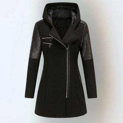 Manteau d’hiver noir, capuche doublée, manches matelassées effet cuir, fermeture zippée.