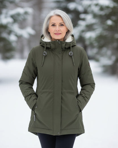 Parka verte à capuche, fermeture zippée et poches, coupe ajustée