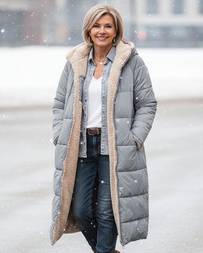 Manteau réversible gris clair, col en fausse fourrure beige, fermeture boutonnée