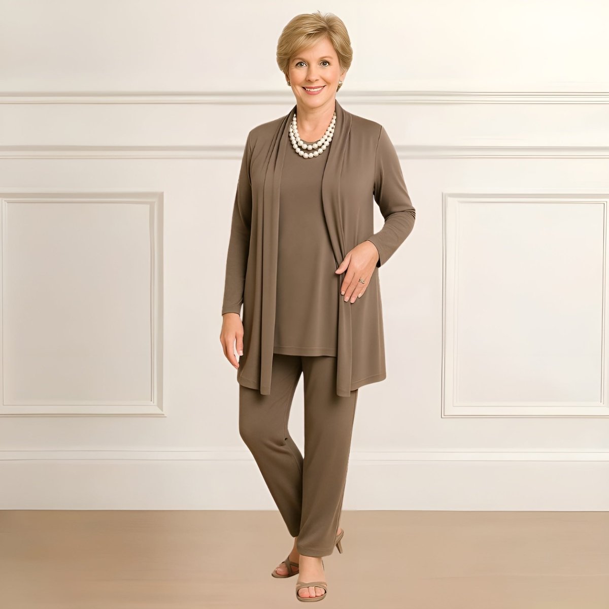 Ensemble 3 pièces marron taupe : veste ouverte, haut manches longues, pantalon long