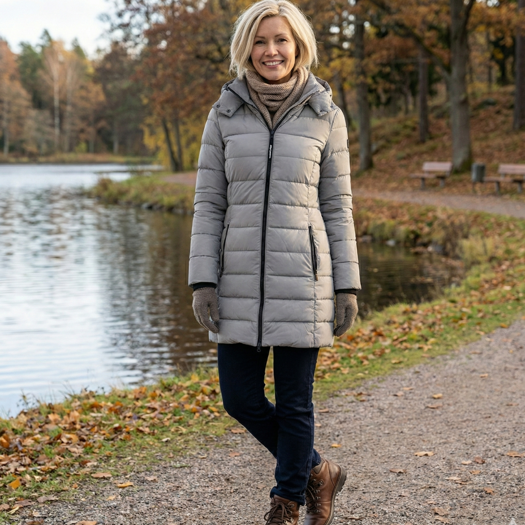 Veste d’hiver matelassée gris clair, fermeture zippée et col montant