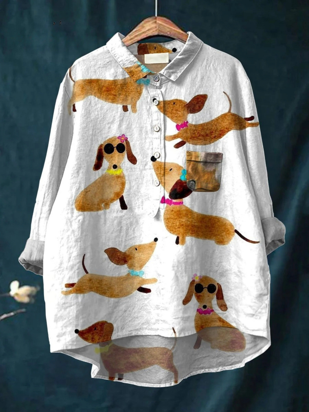 T-shirt blanc à manches longues, motifs de chiens multicolores