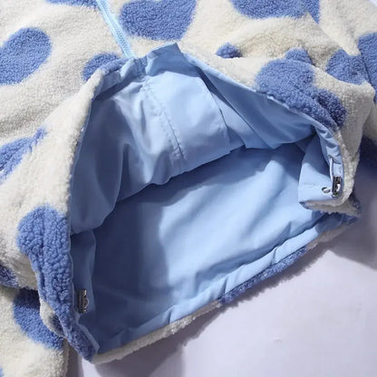 Veste réversible bleu clair : doublure lisse et col en sherpa à cœurs bleu