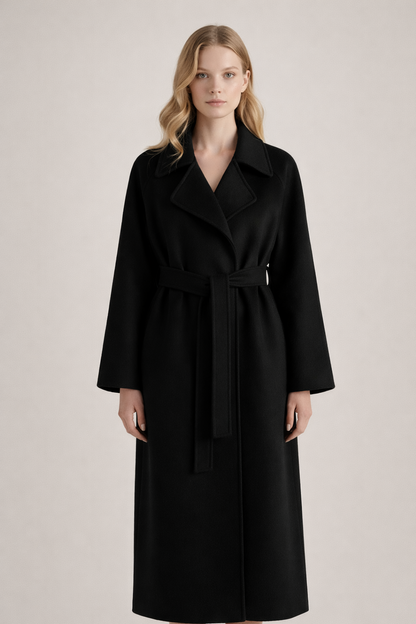 Manteau long noir à col revers, ceinture nouée et manches longues