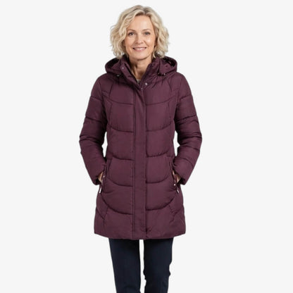 Manteau matelassé bordeaux à capuche, fermeture zippée, poches latérales, longueur mi-hanche.