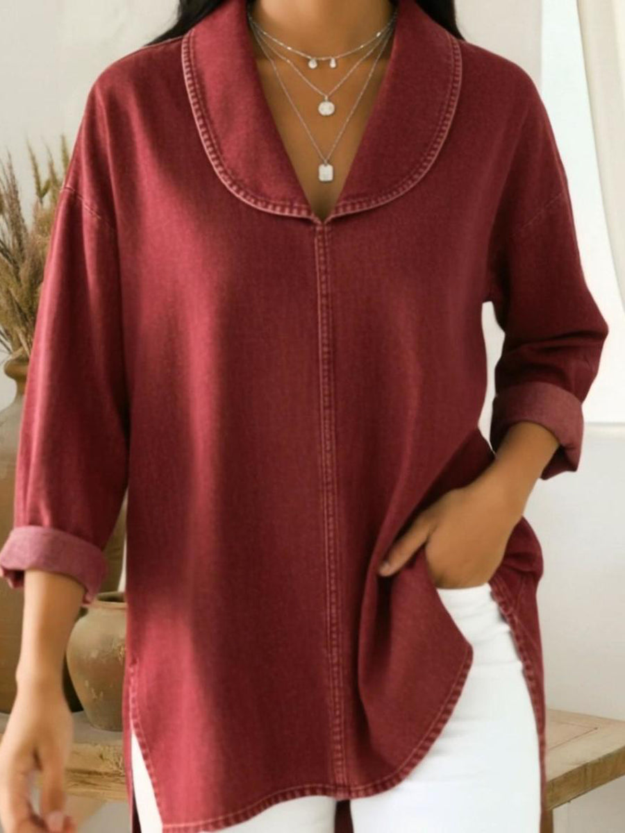 Chemise rétro bordeaux, col rond, manches 3/4 retroussées, poche asymétrique sur le côté