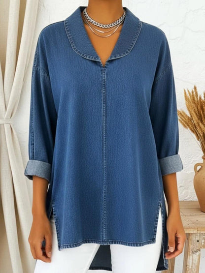 Chemise rétro denim bleu, col rond, manches 3/4 retroussées, poche asymétrique latérale