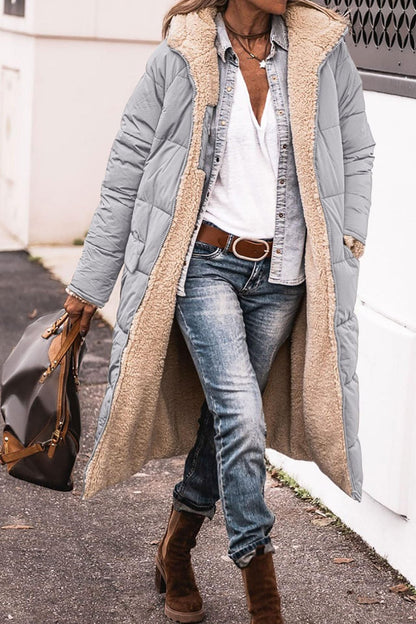 Manteau long réversible Layla gris, capuche en imitation peau de mouton