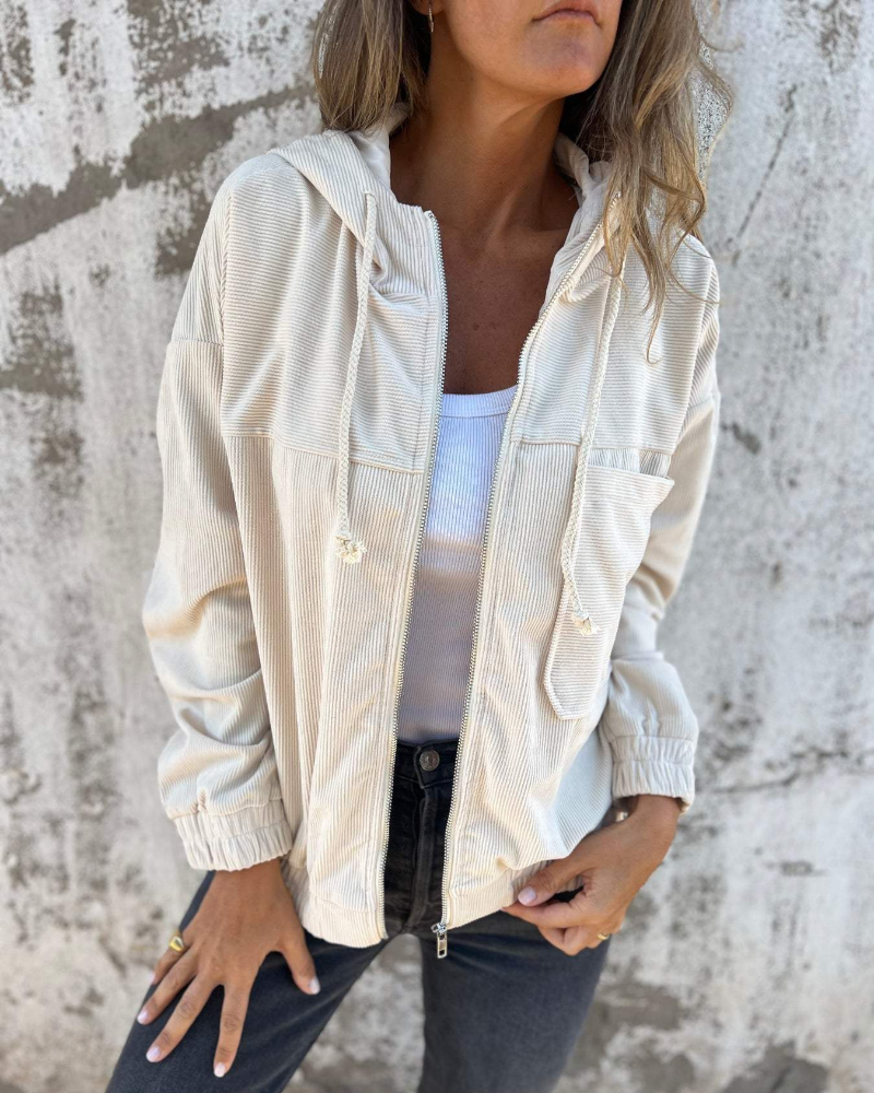 Veste en velours blanc à capuche zippée, poches plaquées et poignets élastiques