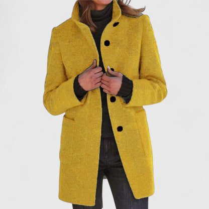 Manteau en laine Elenaaa jaune moutarde, boutonnage noir, manches longues