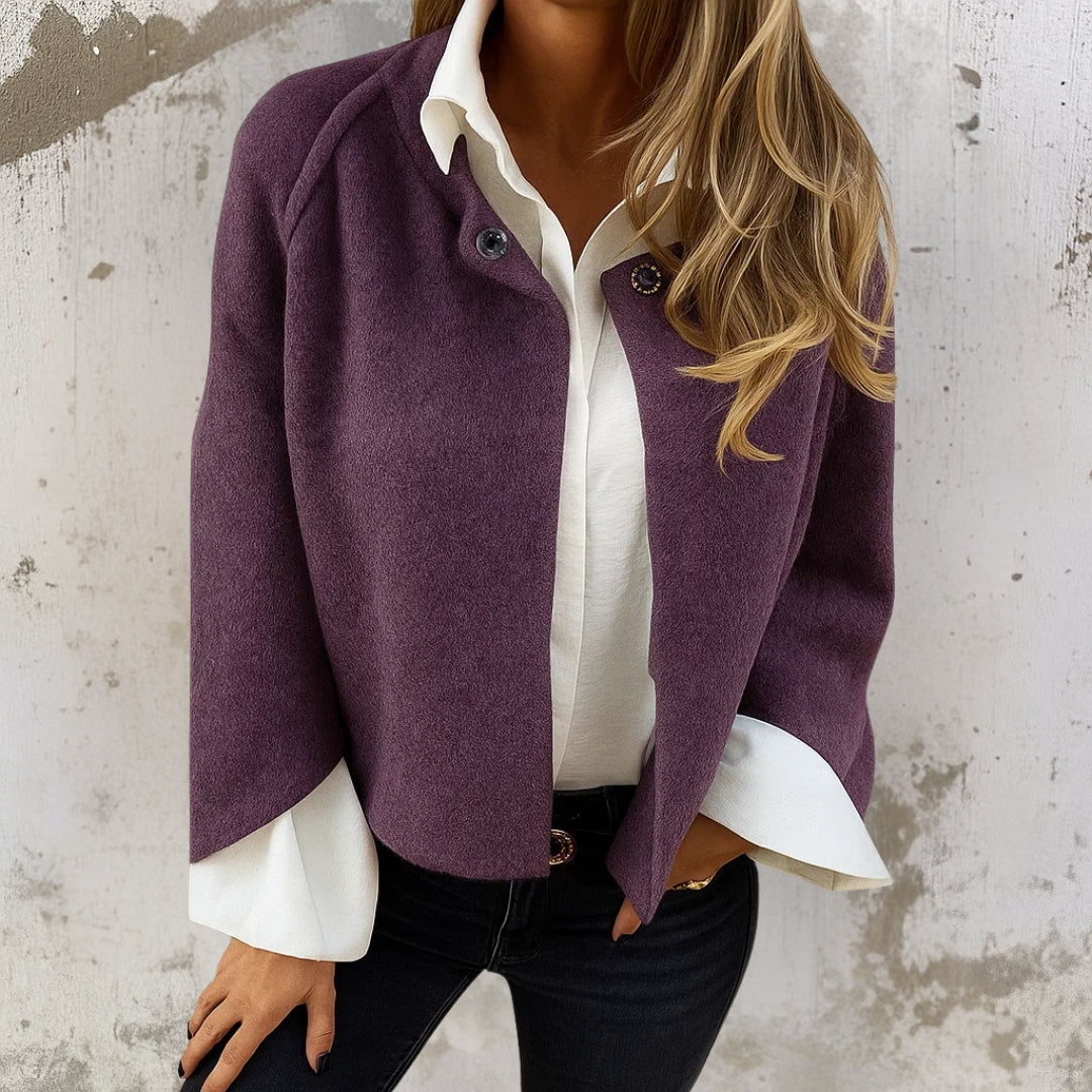 Veste courte Judith violette, col chemise, boutonnage, manches amples, ourlets évasés