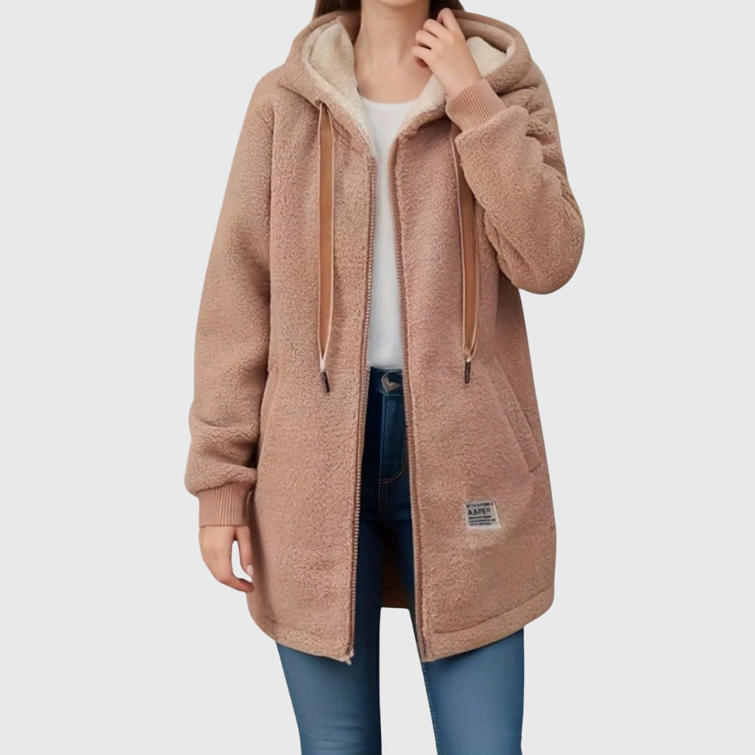 Veste en polaire à capuche beige, fermeture zippée, poches zippées, cordons.