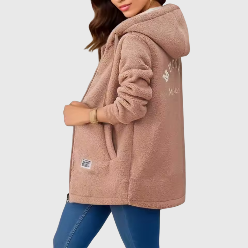 Veste en polaire à capuche, fermeture zippée, poches, couleur taupe.