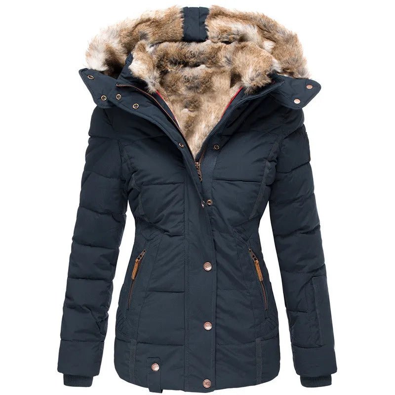 Manteau d’hiver bleu foncé à capuche fourrée et fermeture boutonnée
