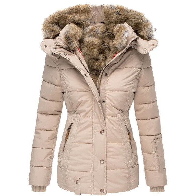 Manteau d’hiver beige à capuche fourrée et fermeture boutonnée