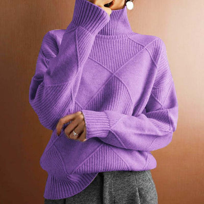 Pull col roulé côtelé violet, motif croisé en losanges sur le devant
