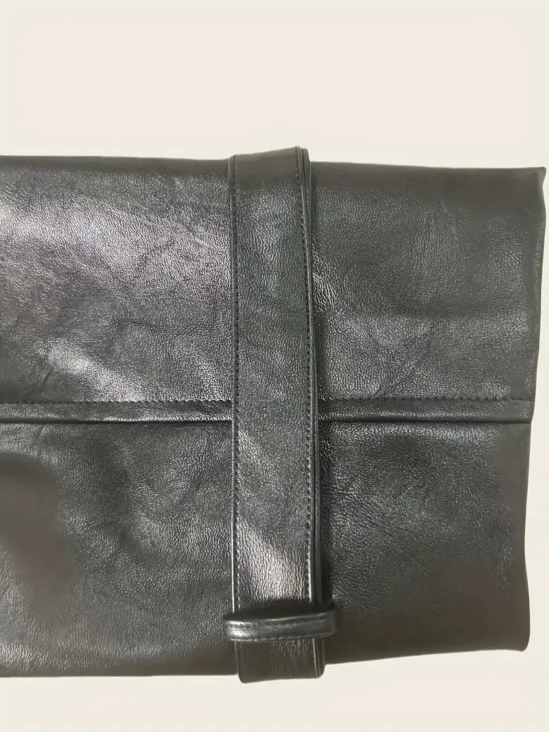 Bas de veste en cuir noire avec surpiqûre et patte centrale