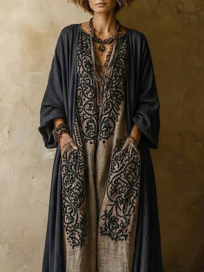 Ensemble bohème deux pièces : robe longue grise foncée et pantalon beige à motifs