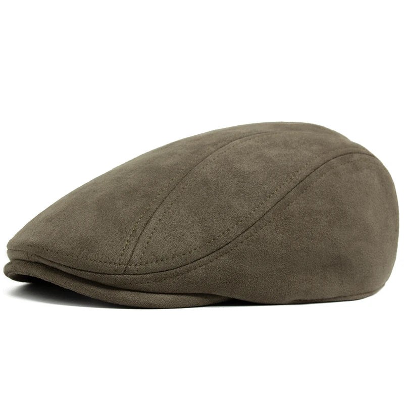 Béret en daim classique Bloom™ vert olive foncé, forme plate avec couture centrale.