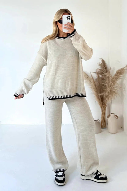 Ensemble tricot beige clair : pull à bordures contrastées et pantalon ample assorti