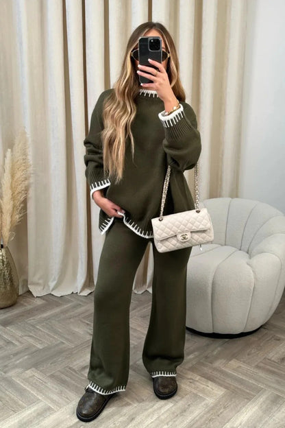 Ensemble automnal vert foncé : pull en maille et pantalon large à bordures contrastées