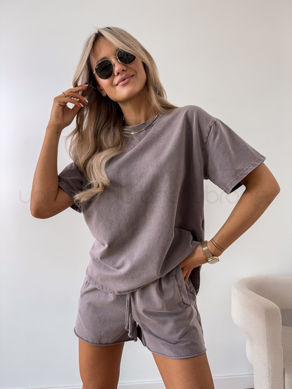 Ensemble coordonné confortable ton chocolat : t-shirt ample et short assorti
