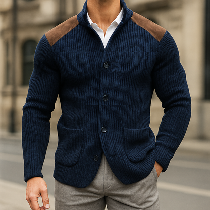 Blazer en maille bleu marine à col châle, boutons devant, poches plaquées, épaules marron