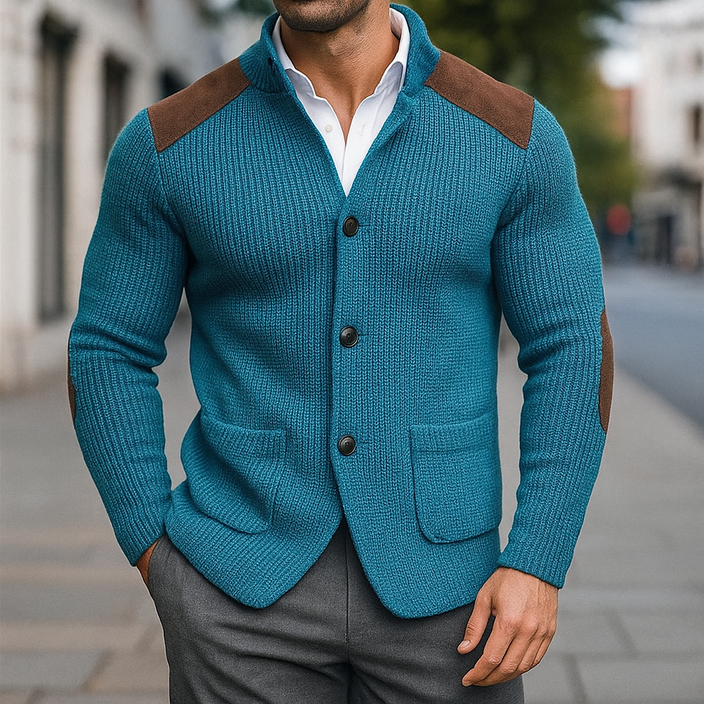 Blazer en maille bleu à col châle, boutons devant, poches plaquées et épaules marron