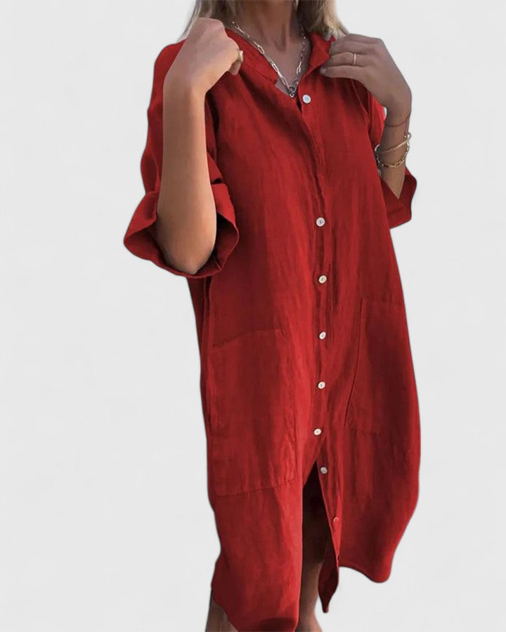 Robe Marella en lin rouge, col boutonné, manches courtes, fente au bas.